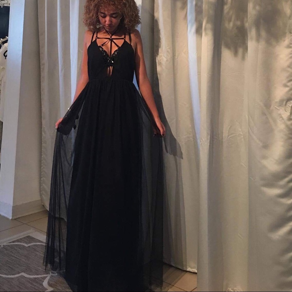 Elegant Black Dress🖤